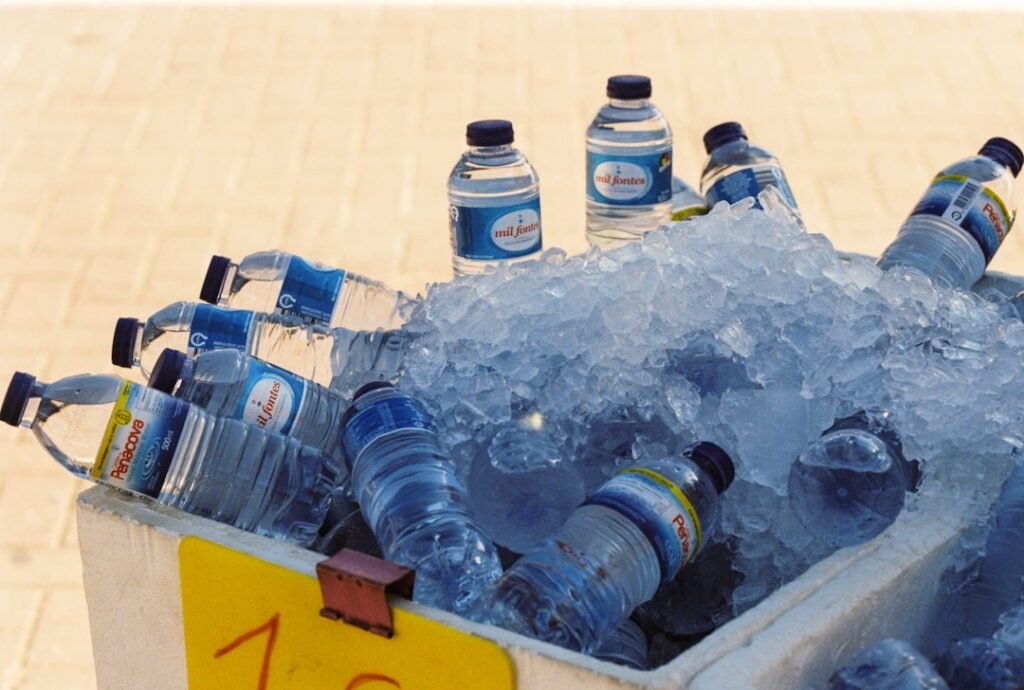 How to Keep Food Cold Without Traditional Electricity