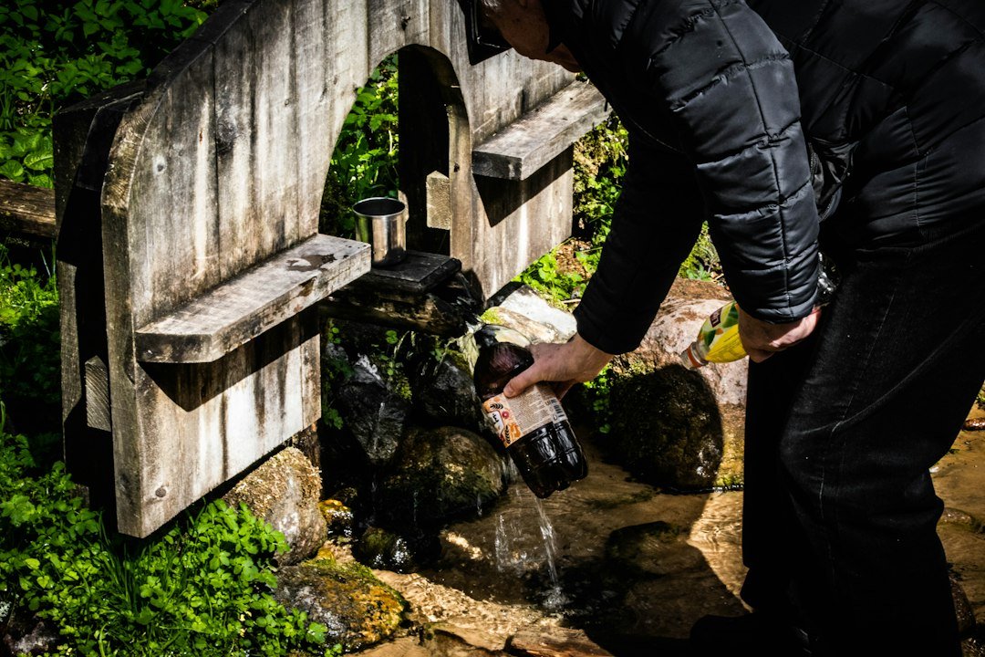 How to Purify Water Safely When Living Off the Grid